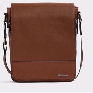 Last 1! NWT ALDO Minimalist Messenger Bag